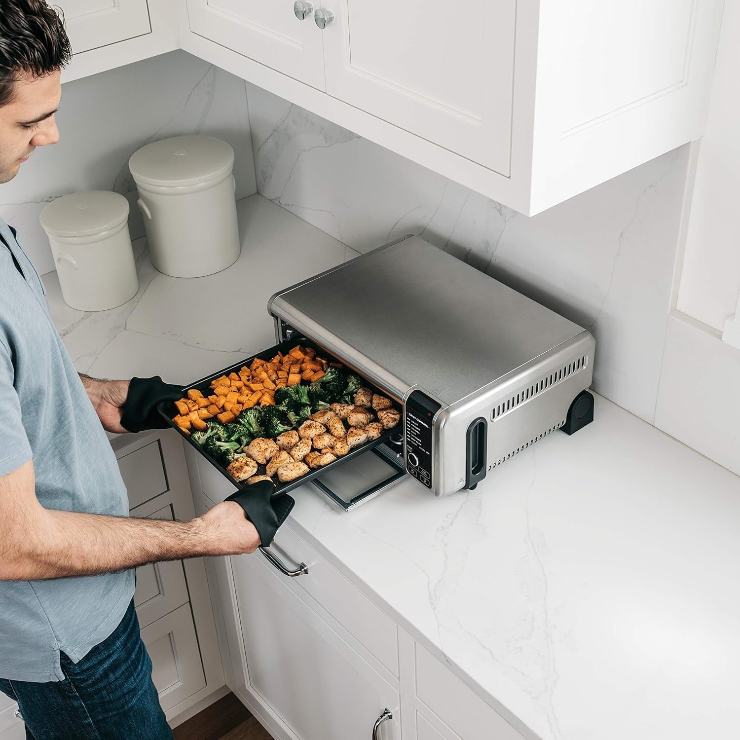 Digital Air Fryer & Toaster Oven | 8-In-1 Functionality | Flip-Up Design | XL Capacity | Air Fry Basket, Sheet Pan, Wire Rack & Crumb Tray | 1800 Watt | Silver | SP101
